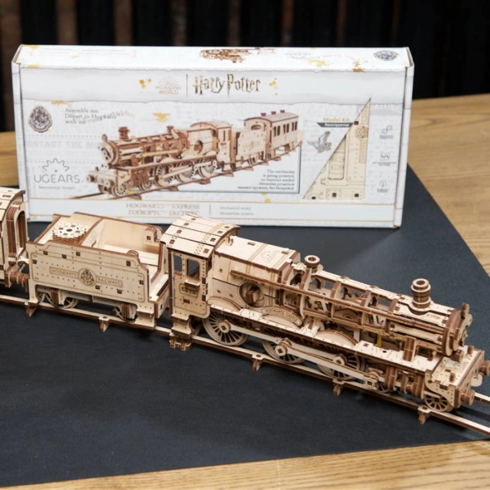 UGEARS Harry Potter Hogwarts Express Mechanical Model Kit 4 UGEARS Harry Potter Hogwarts Express Mechanical Model Kit - Image 2