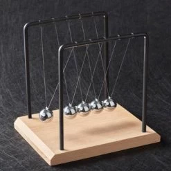 Newton's Cradle | 18cm
